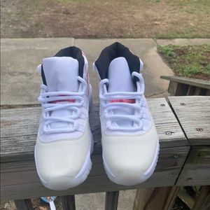 Retro Jordan 11 Platinum tint